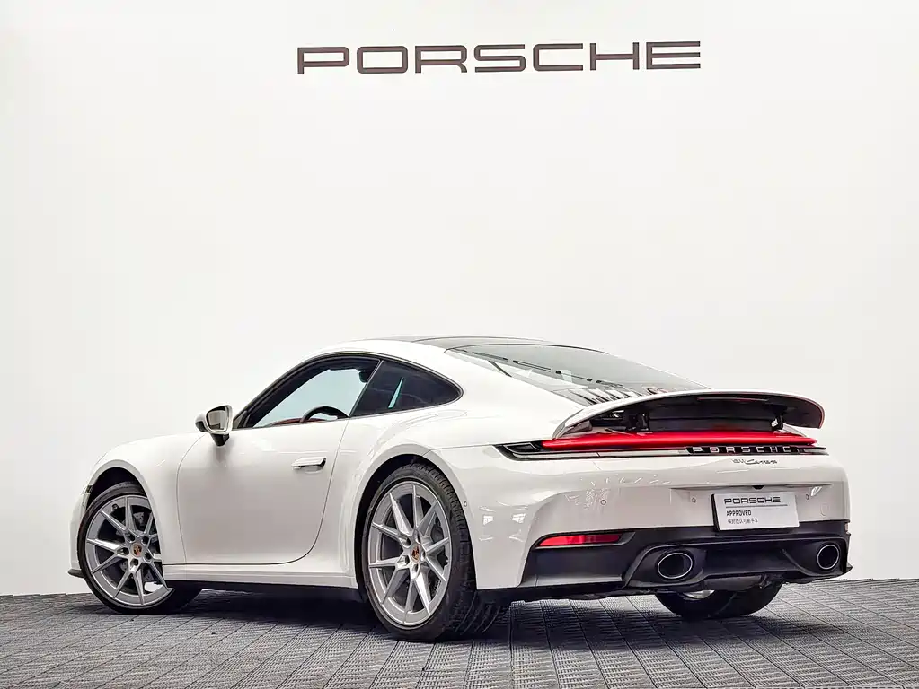 Porsche 911 2025