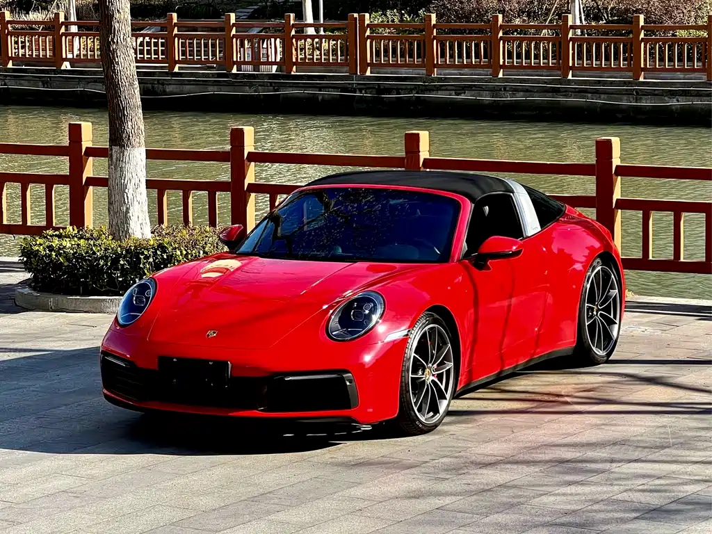 Porsche 911 2021