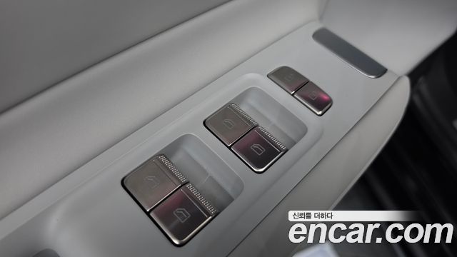 Polestar 4 2025