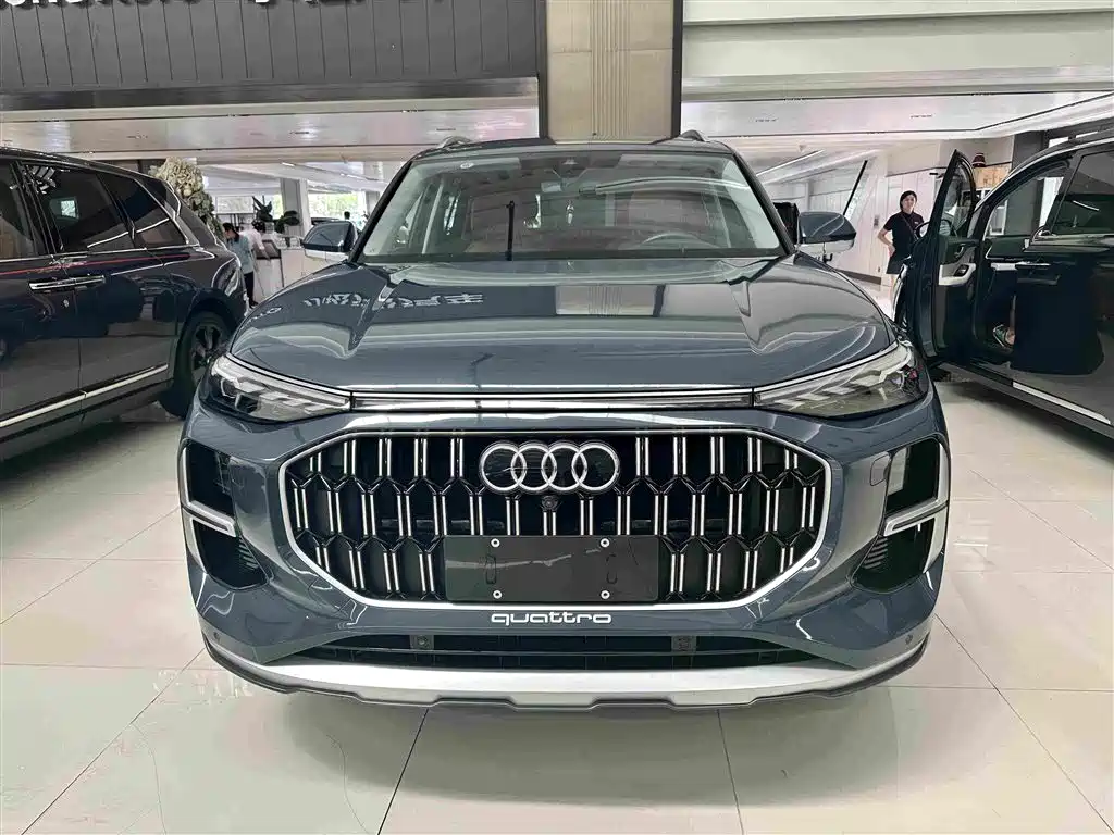 Audi Q6 2024
