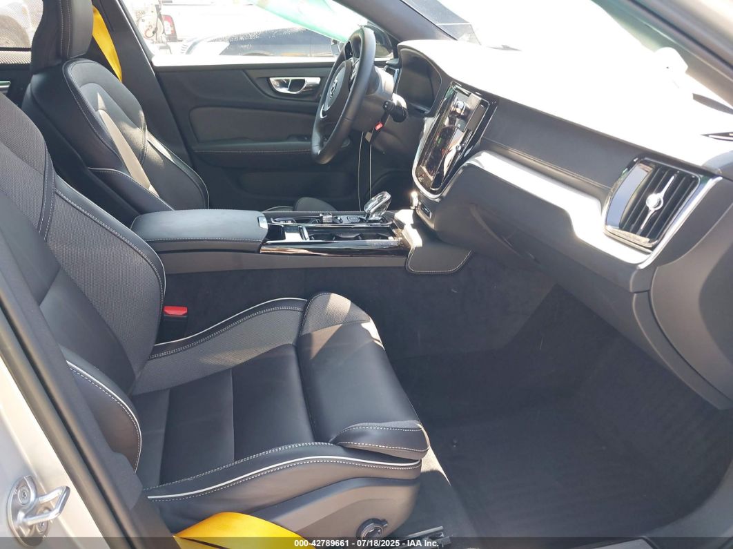 Volvo V60 2023