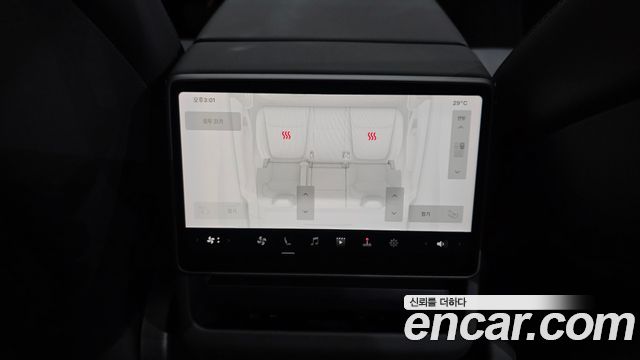 Tesla Model Y 2025