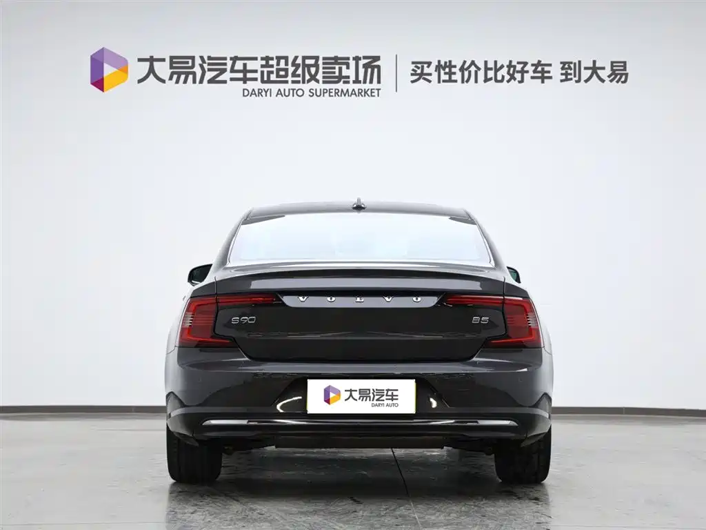 Volvo S90 2025