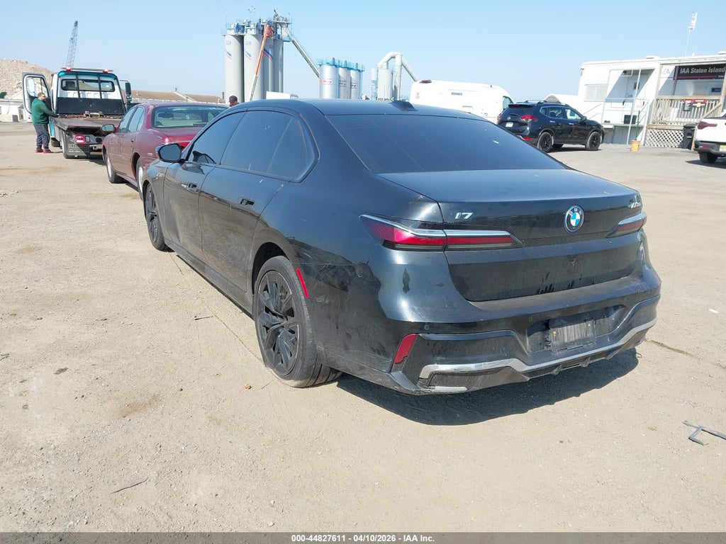 BMW i7 2024
