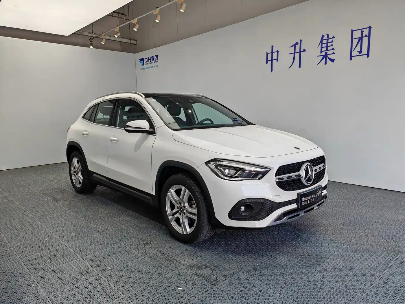 Mercedes-Benz GLA 2024