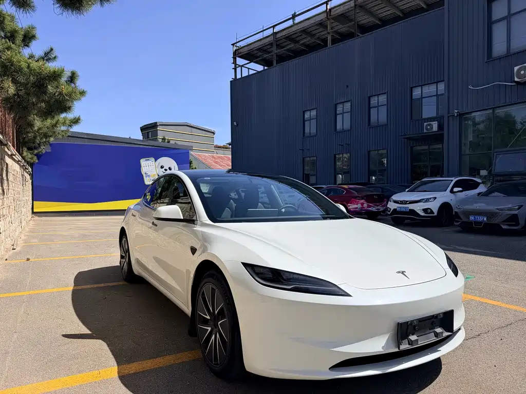 Tesla Model 3 2023