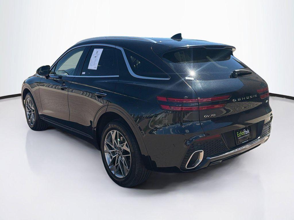 Genesis GV70 2025