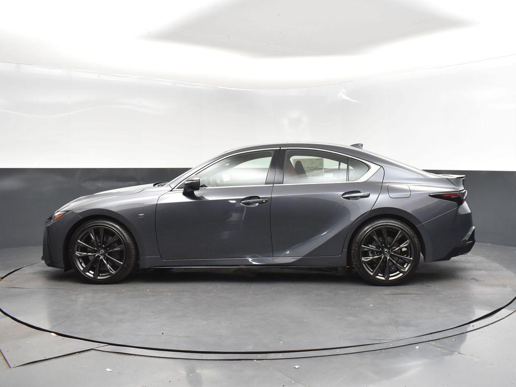 Lexus IS 2025
