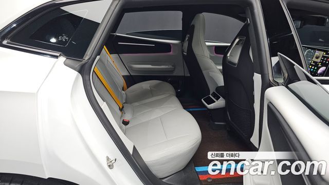 Polestar 4 2025