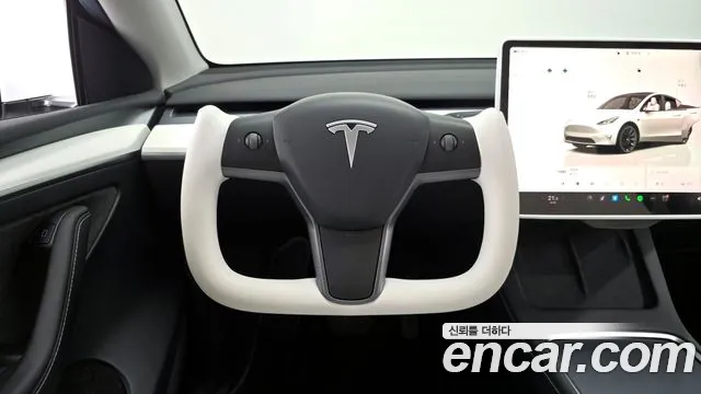 Tesla Model Y 2024