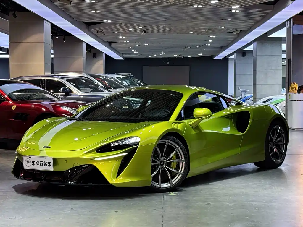 McLaren Artura 2023