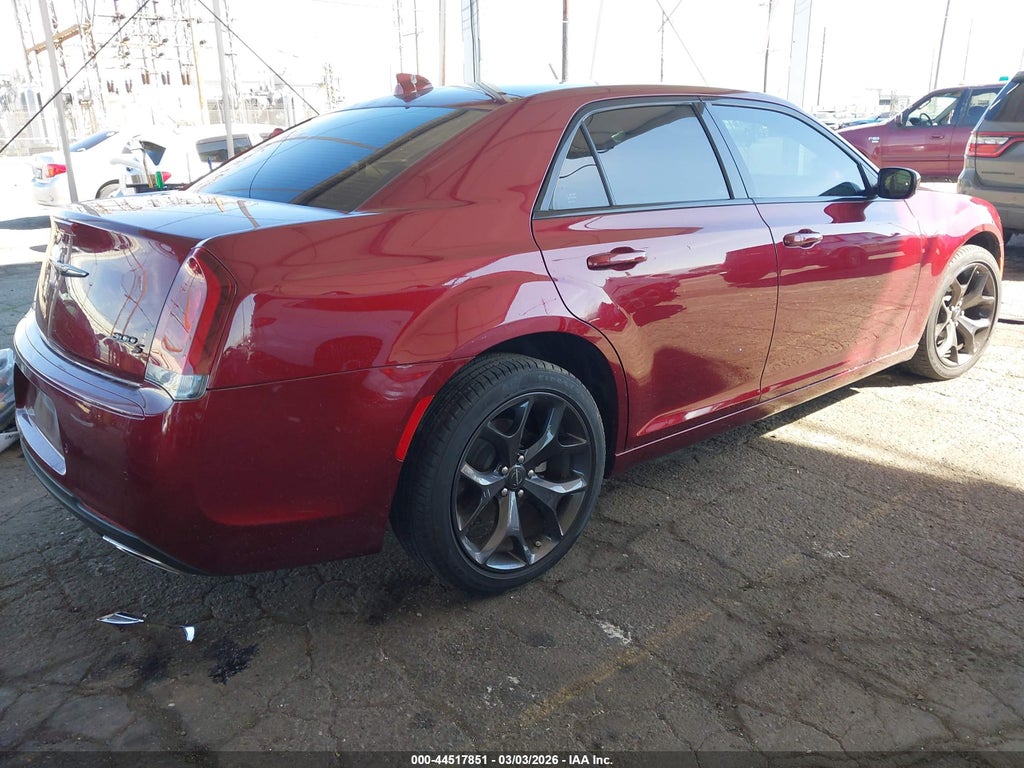 Chrysler 300 2023