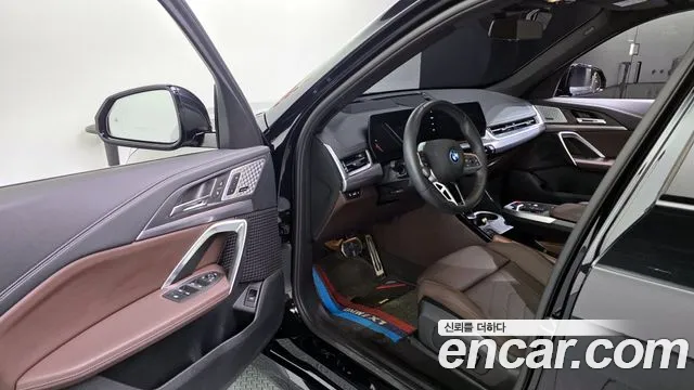 BMW iX1 2024