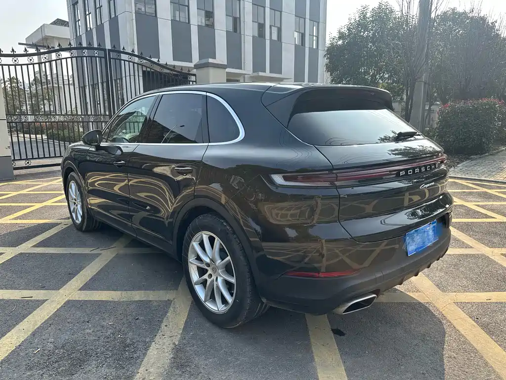 Porsche Cayenne 2024
