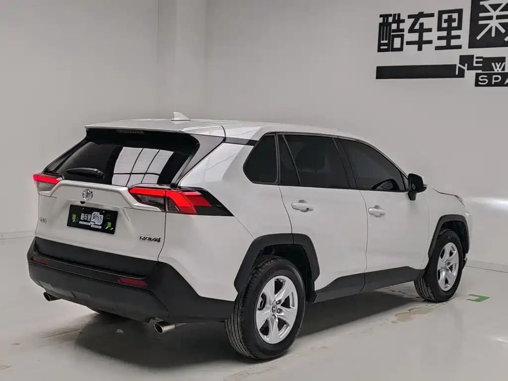 Toyota RAV4 2024