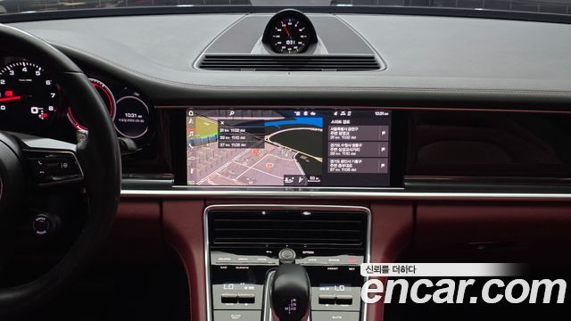 Porsche Panamera 2021