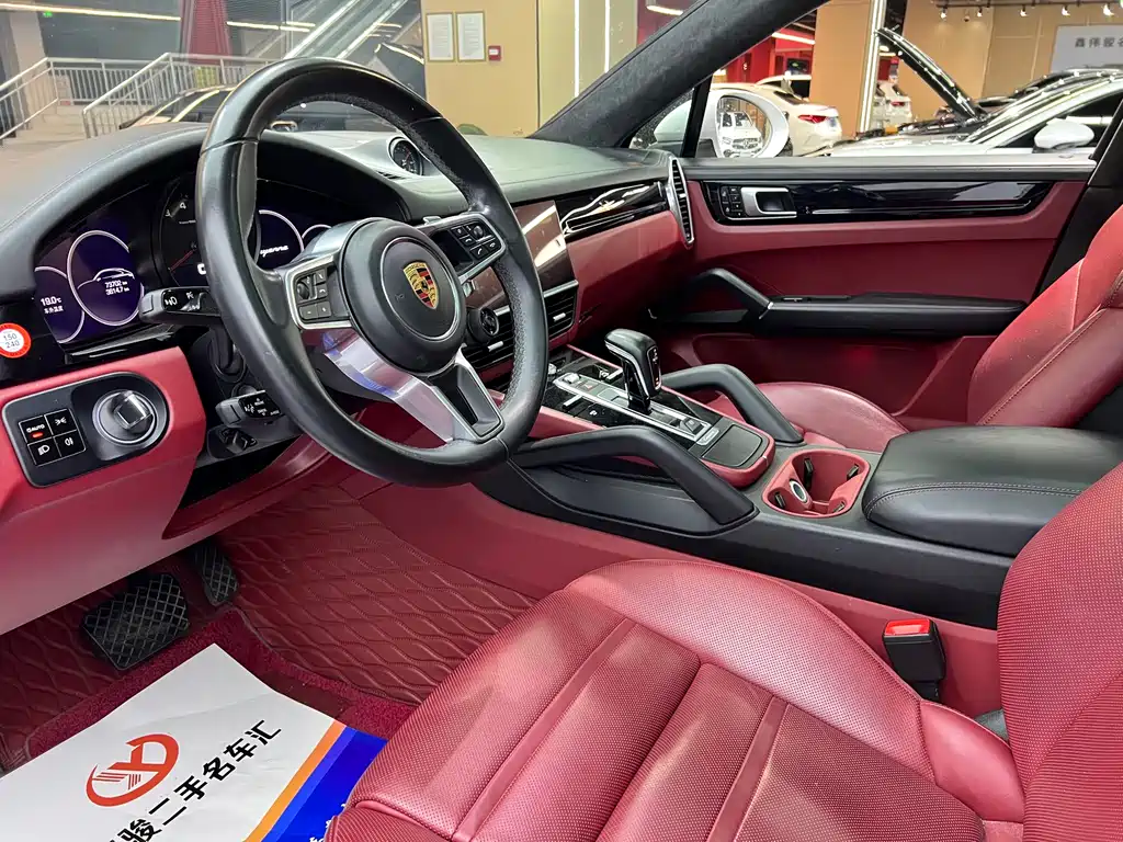 Porsche Cayenne 2021