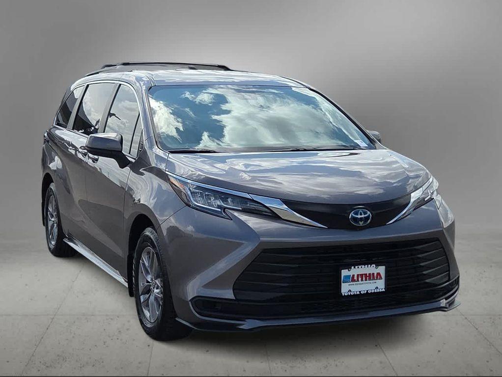 Toyota Sienna 2023