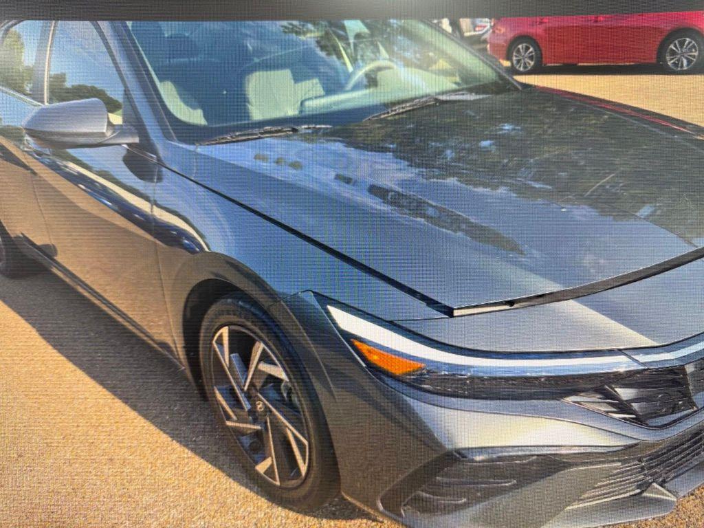 Hyundai Elantra 2024