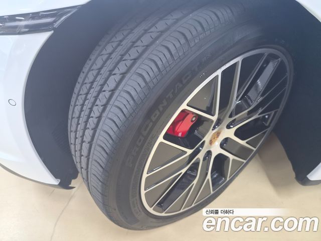 Porsche Taycan 2025