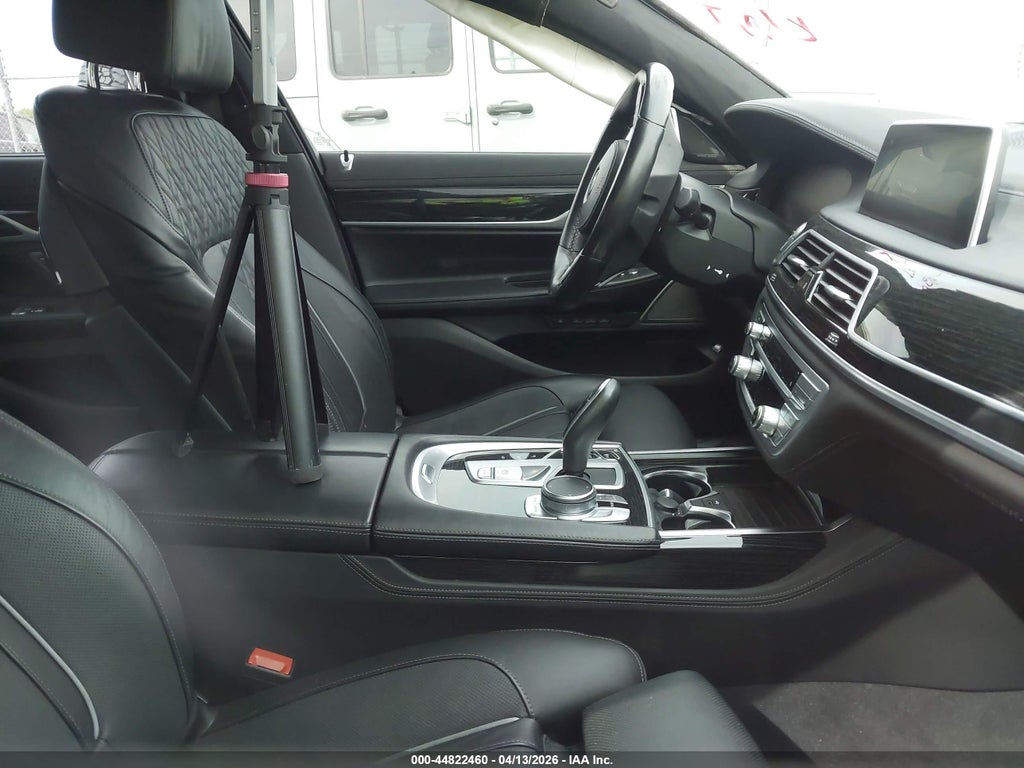 BMW 740 2022