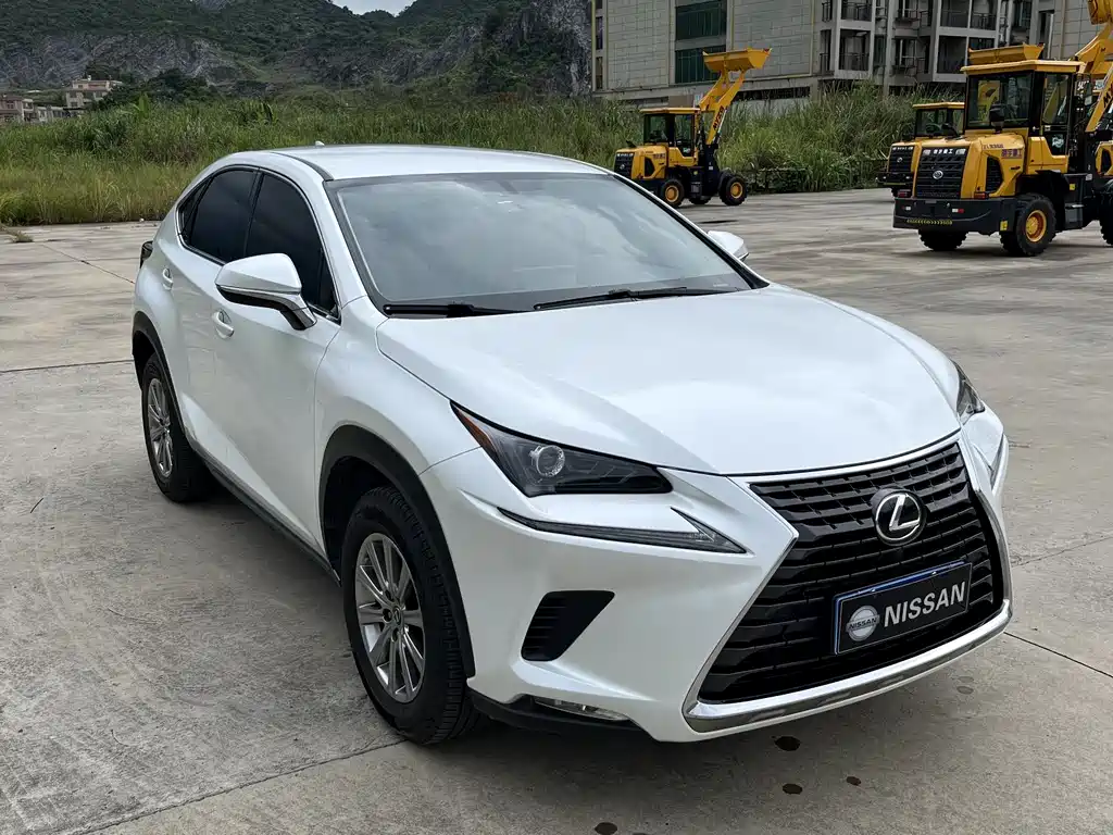 Lexus NX 2021