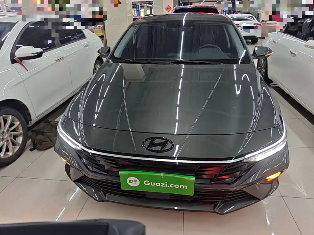 Hyundai Elantra 2025
