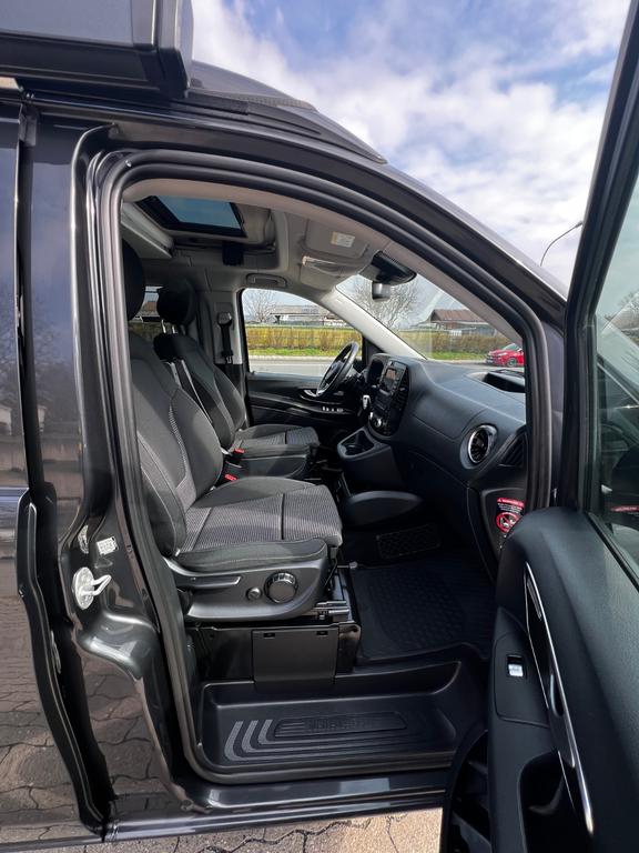 Mercedes-Benz V 300 2022