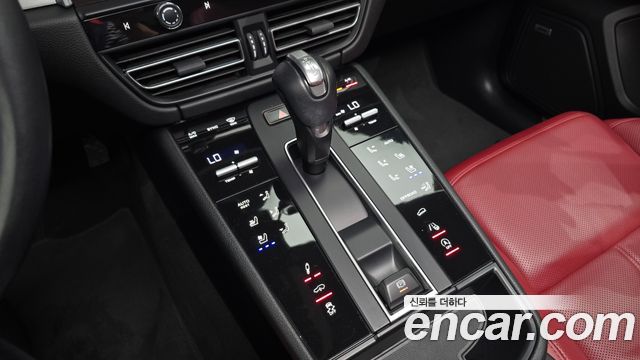 Porsche Macan 2022
