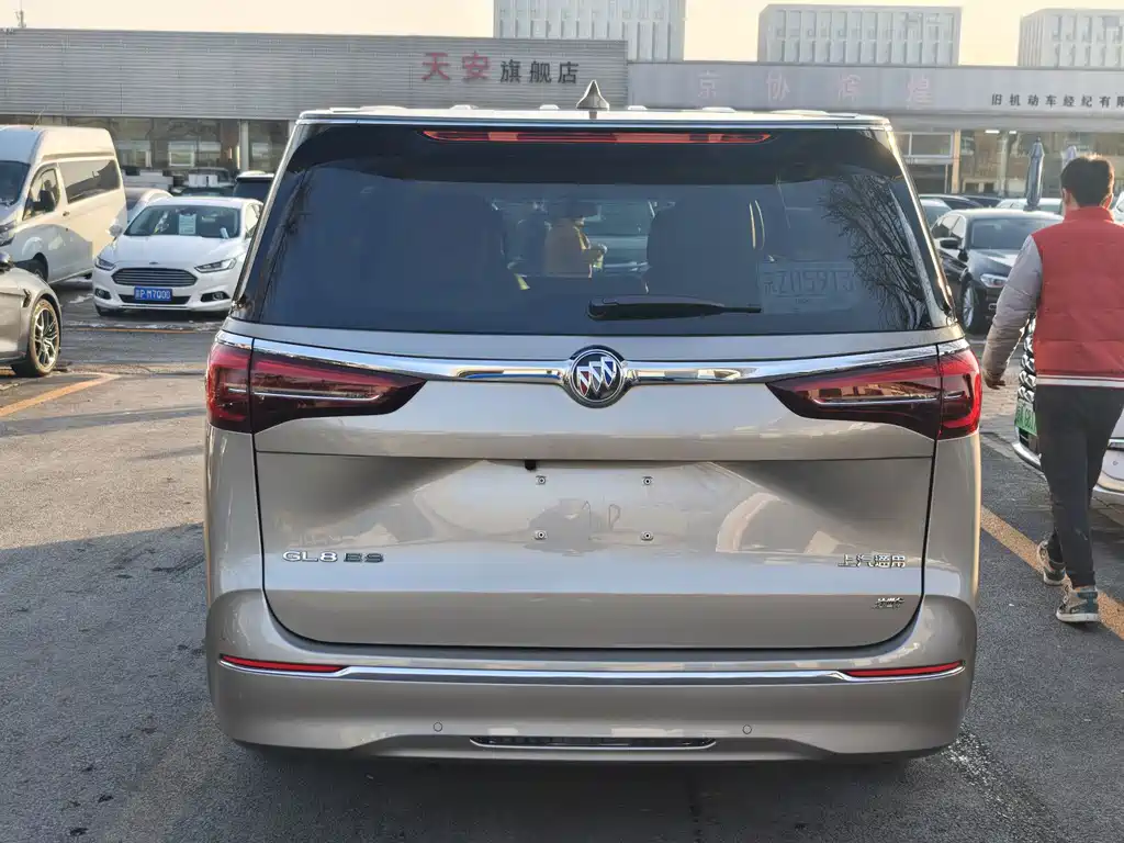 Buick GL8 2024