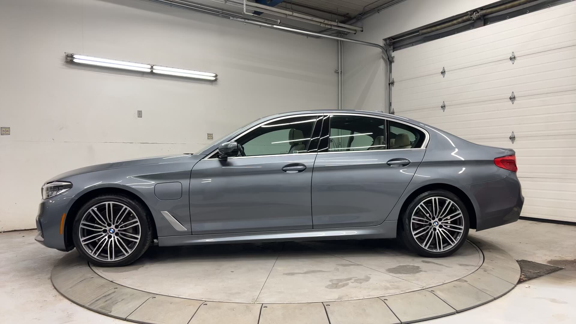 BMW 5 серии 2020