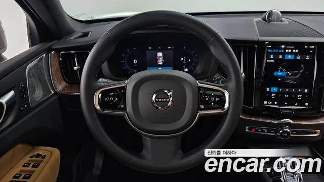 Volvo XC60 2024