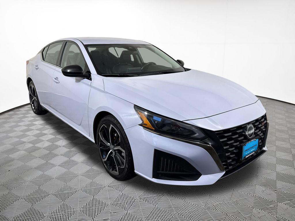 Nissan Altima 2024