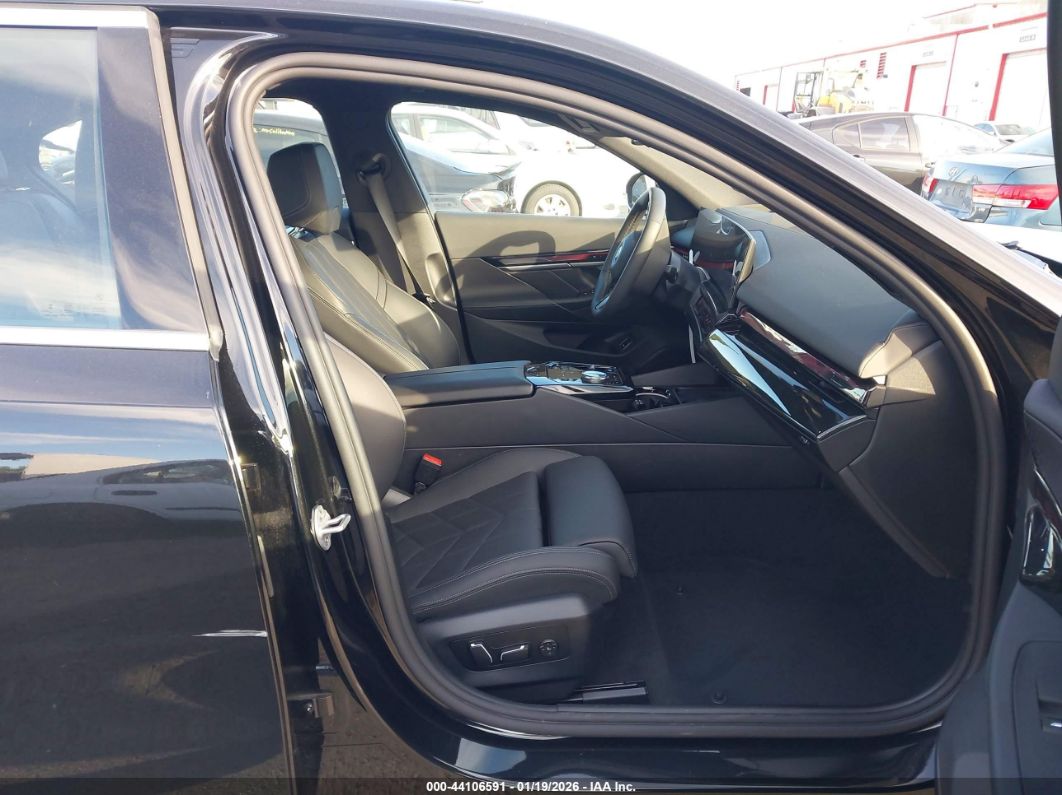 BMW i5 2025