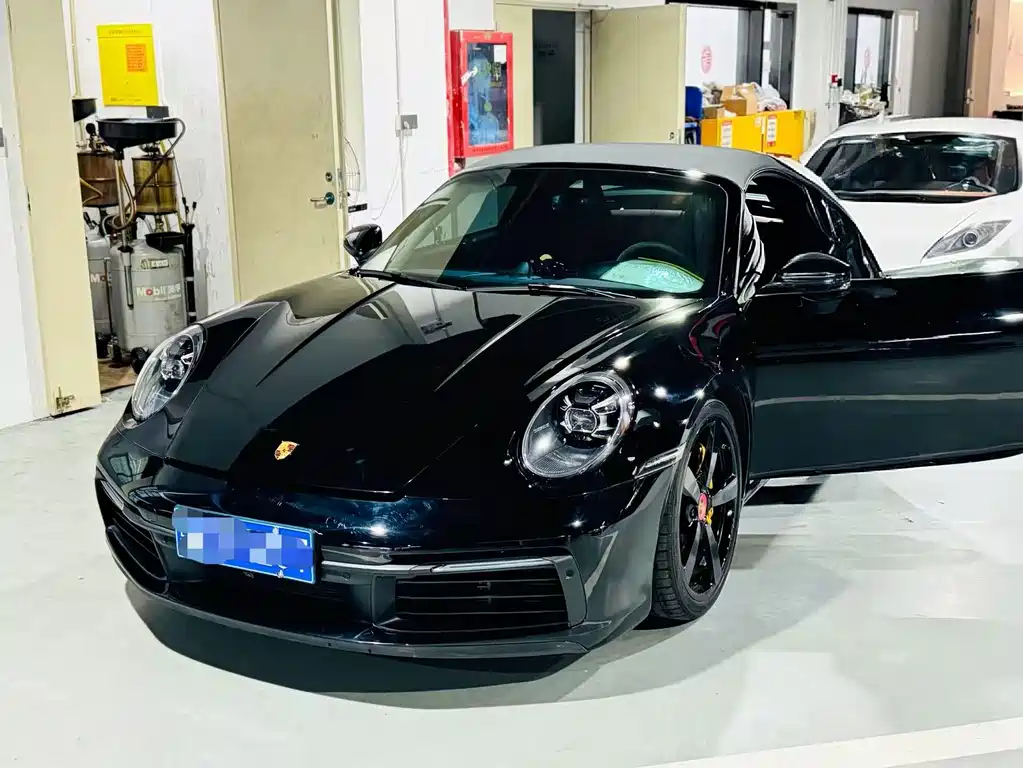 Porsche 911 2023