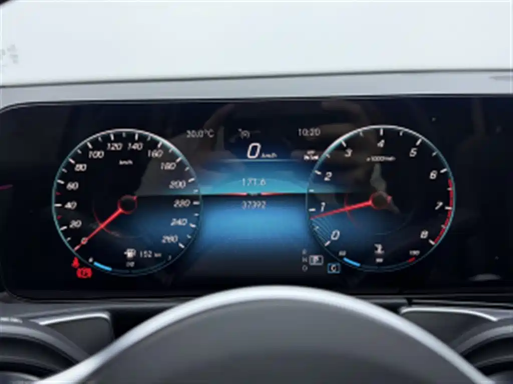 Mercedes-Benz GLB 2023
