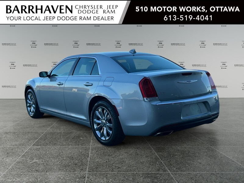 Chrysler 300 2021