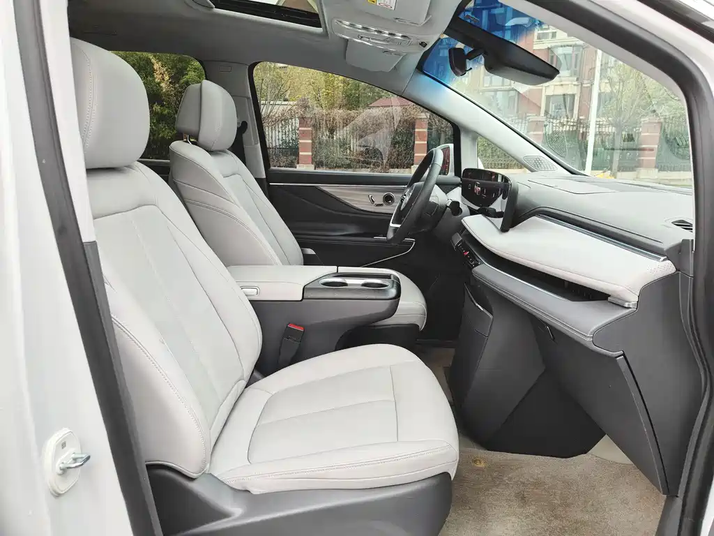 Buick GL8 2025