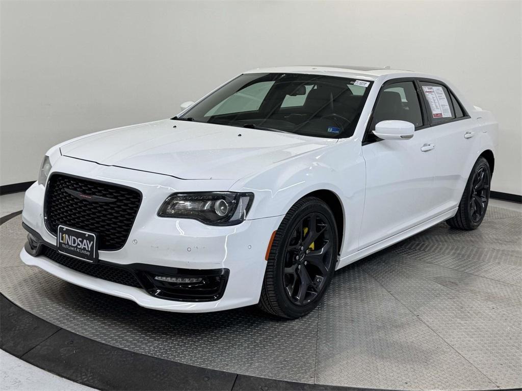 Chrysler 300 2022