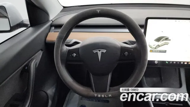Tesla Model Y 2021