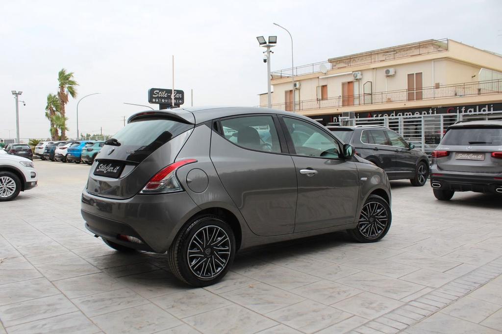 Lancia Ypsilon 2022