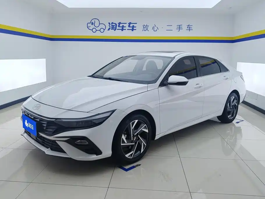 Hyundai Elantra 2024