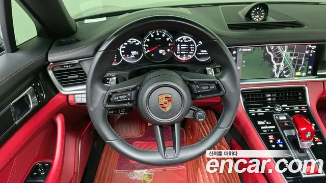 Porsche Panamera 2023