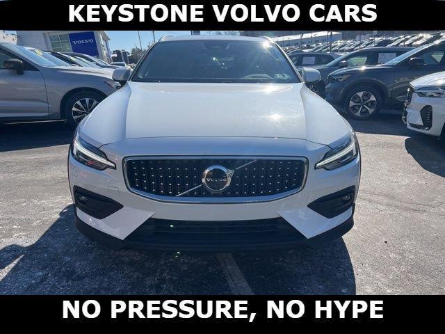 Volvo V60 Cross Country 2025