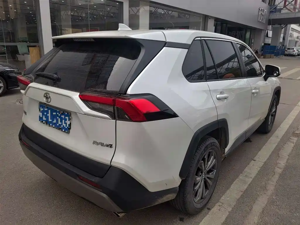 Toyota RAV4 2023
