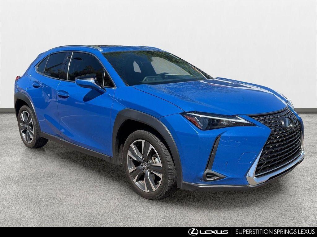 Lexus UX 2024