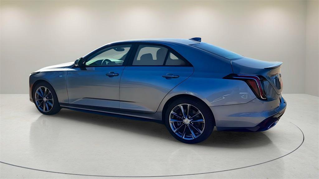 Cadillac CT4 2025