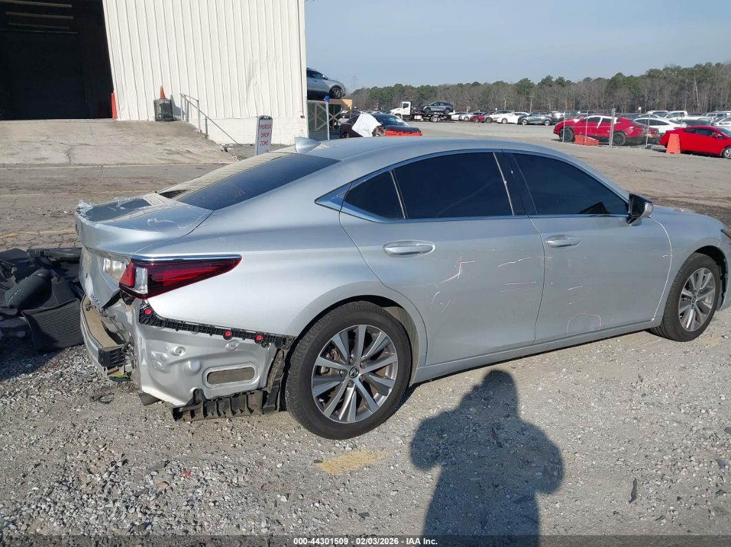 Lexus ES 2021
