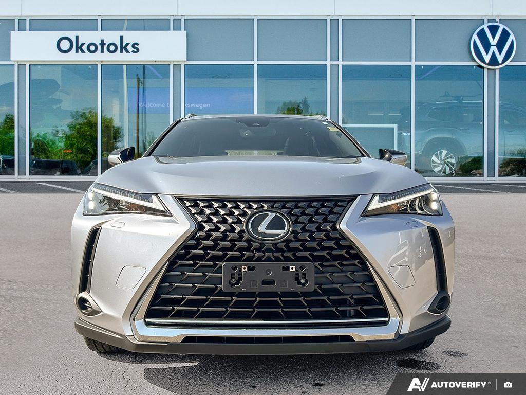 Lexus UX 2024