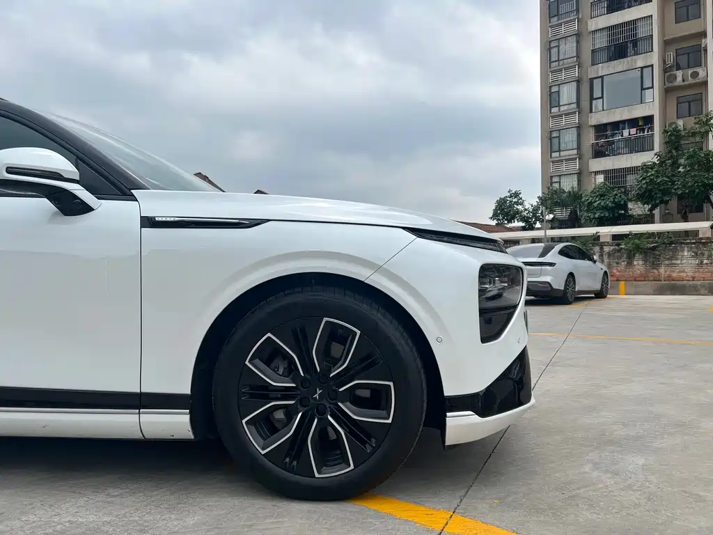 Xpeng G9 2025